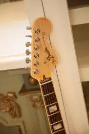 Fender Select Carved Maple Top Jazzmaster HH - Cayenne Burst